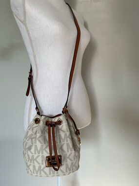 Michael Kors Drawstring Jules Crossbody Mini Bucket Bag